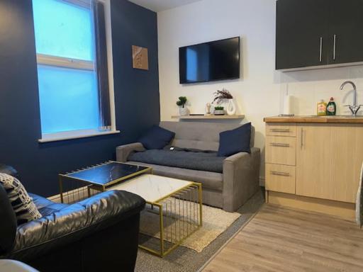 Bank Street Apartment 2 - Housity