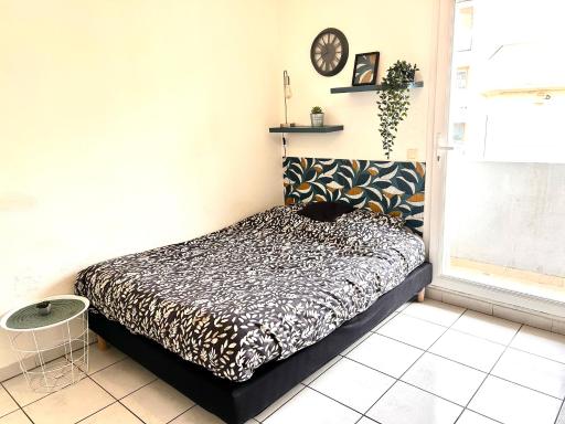 Le Studio 18 à Nîmes, proche centre ville & Gare TGV, Wifi Balcon - Housity