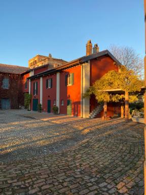 Tenuta Pizzone Wine Resort - Housity