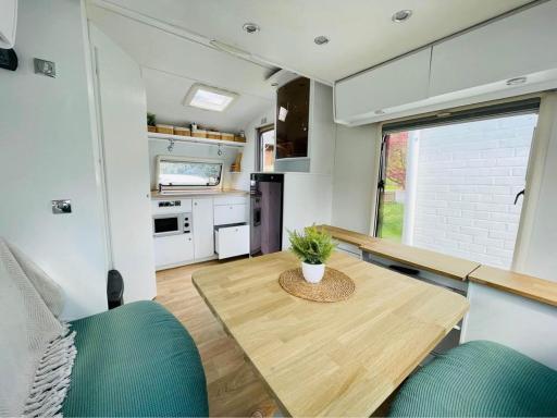 Jeanne La Caravane - Housity