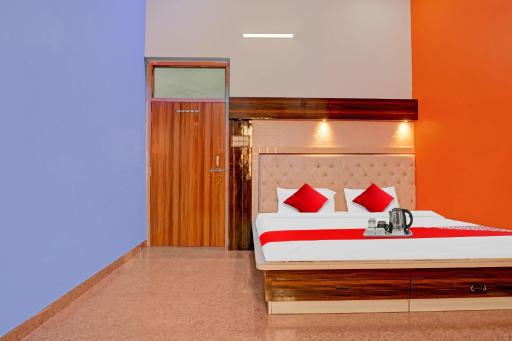 OYO Jsb Palace - Housity