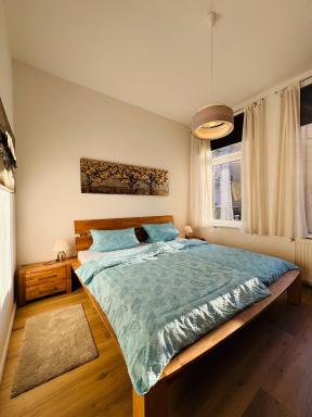 Attraktive Wohnung im grünen Hinterhof - Housity