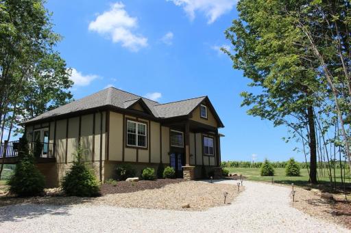 Vineyard Woods - Housity