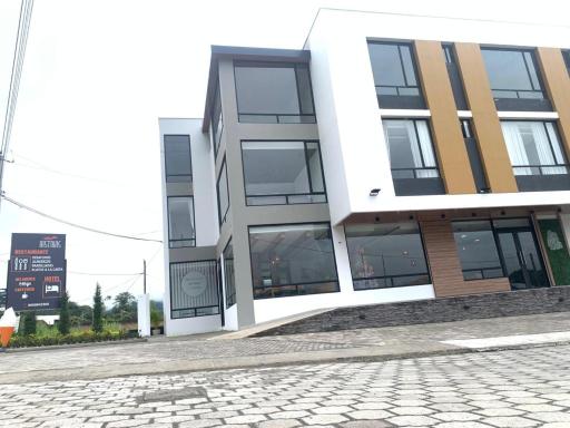 LAS TOLAS HOTEL-RESTAURANTE - Housity