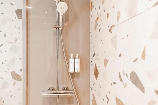 Village Hotel Blackpool - Housity