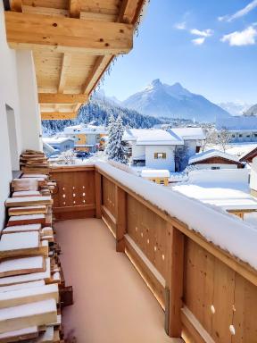 Doug's Mountain Getaway - 'Exclusive Mega Chalet' - Housity