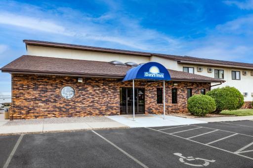 Days Inn by Wyndham Monticello - Housity