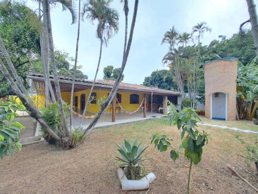 Casa Daslis Espaçosa e Bem Localizada - Housity
