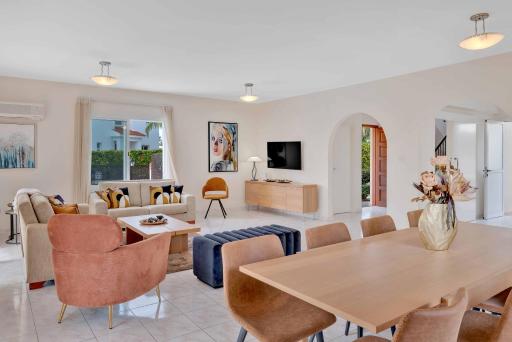 Phaedrus Living: Coral Bay Luxury Villa - Housity