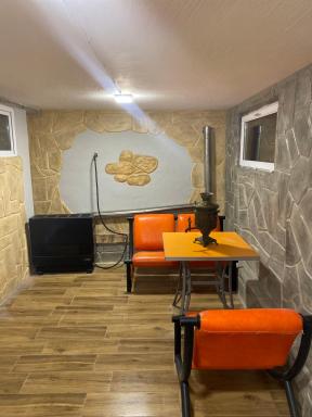 Riverside Rancho guest house - Housity