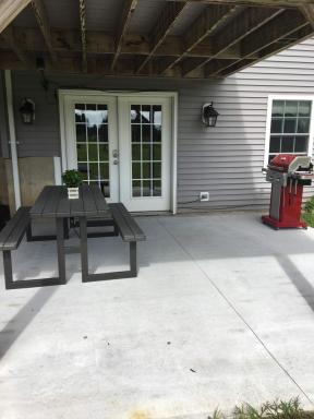 Privacy, entertainment, comfort galore 2 BR LR 1BA Home Theater, Pool Table - Housity