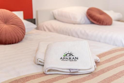 Guest house with mountain view in Aparan - Housity