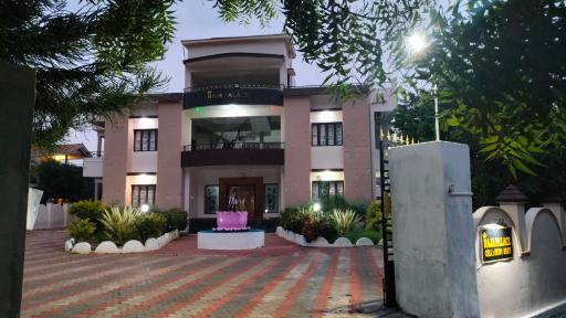RAJA PALACE RESORT & MiNi Hotel - Housity