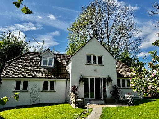 Spinners House, rural home on edge of Cotswolds - Housity