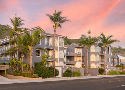 Beachfront Inn and Suites at Dana Point - Housity