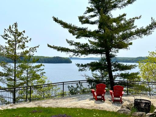 Breathtaking view of Lake Rosseau - Housity