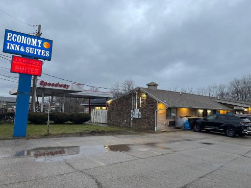 Economy Inn & Suites - Housity