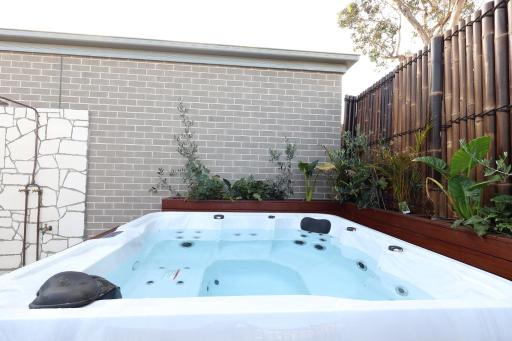 Beach Rosebud Lovely House - Mornington Peninsula 3 BR holiday house - Jacuzzi - BBQ - Basketball ring - Beach - Hot springs - Housity