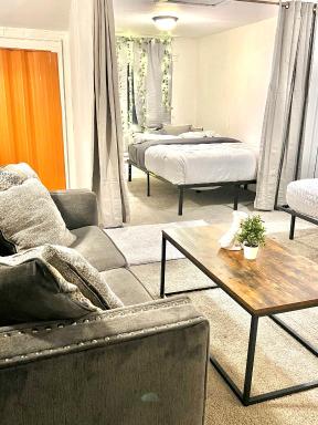 Two Bedroom Villa Studio with fireplace & Living room - Housity