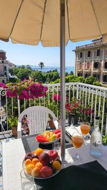B&B Divina Salerno - Housity