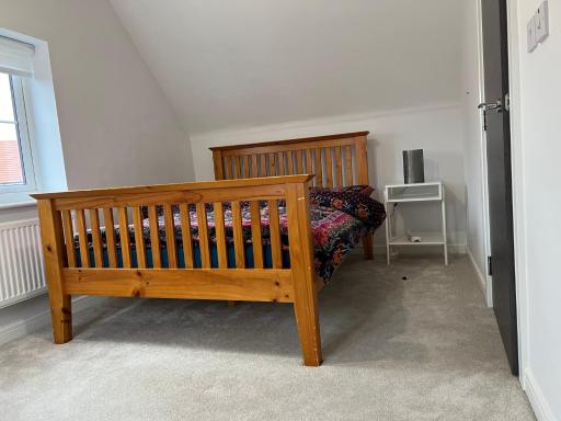 Airy room with free parking and private bathroom - Housity