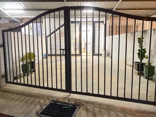 IDAMAN HOMESTAY - Housity