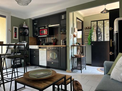 FREJUS VAR APPARTEMENT 150 m DES PLAGES - Housity