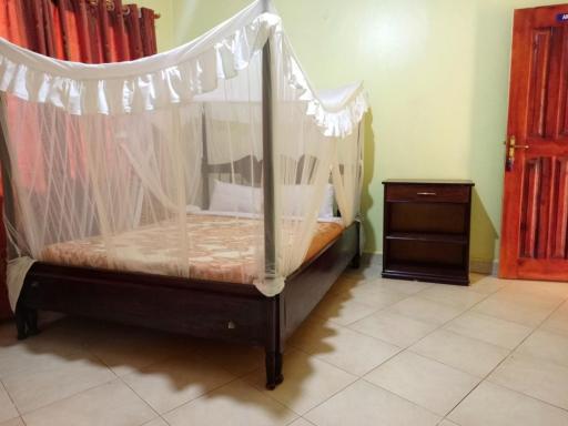 Palm Gardens and Hostel - Masindi - Housity