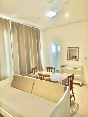 Estudio Ilha Centro Sul Ufsc, ar cond, estac, varanda, vista mar - Housity