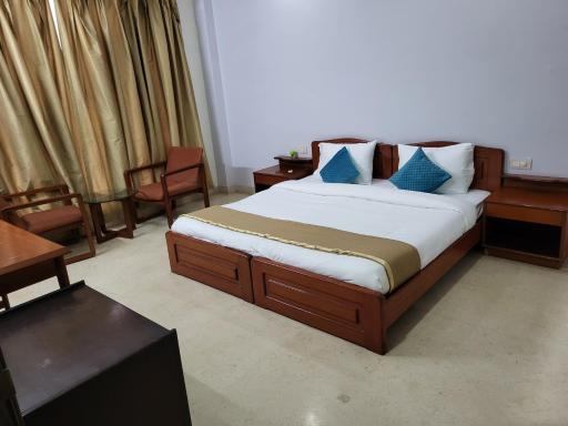 Manor Inn Suites Super Deluxe Room - Housity