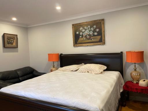 Bright room in a castle - Housity