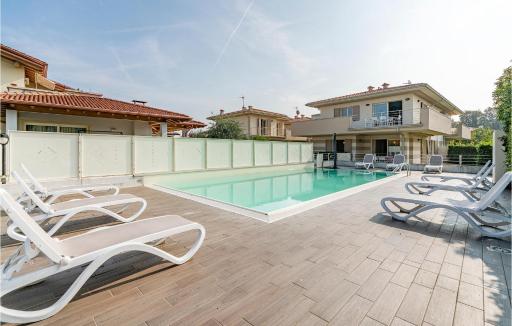 Beautiful Home In Puegnago Sul Garda - Housity