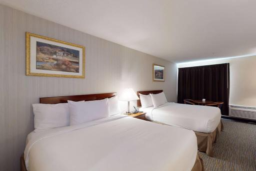 Ramada by Wyndham Strasburg - Shenandoah Valley - Housity