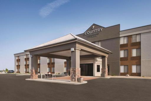 Country Inn & Suites by Radisson, Mt Pleasant-Racine West, WI - Housity