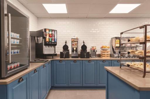 Country Inn & Suites by Radisson, Savannah Midtown, GA - Housity