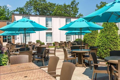 Country Inn & Suites by Radisson, Traverse City, MI - Housity