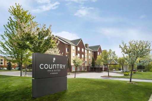 Country Inn & Suites by Radisson, Novi, MI - Housity