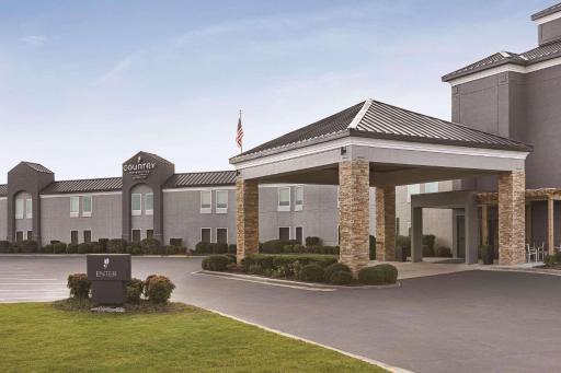 Country Inn & Suites by Radisson, Dunn, NC - Housity
