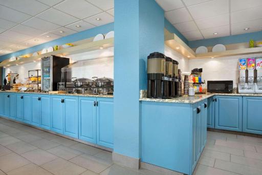 Country Inn & Suites by Radisson, Charlotte University Place, NC - Housity