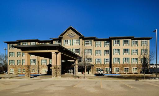 Country Inn & Suites by Radisson, Grand Forks, ND - Housity