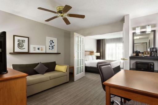 Country Inn & Suites by Radisson, Columbus Airport, OH - Housity