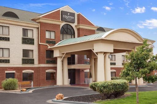 Country Inn & Suites by Radisson, Lubbock, TX - Housity