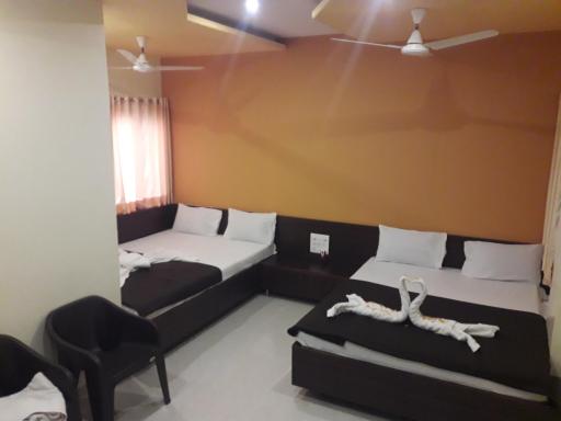 HOTEL SAI MEERA PALACE - Housity