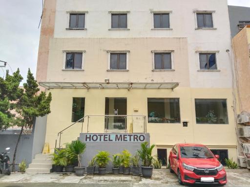 Metro Hotel Bekasi powered by Cocotel - Housity