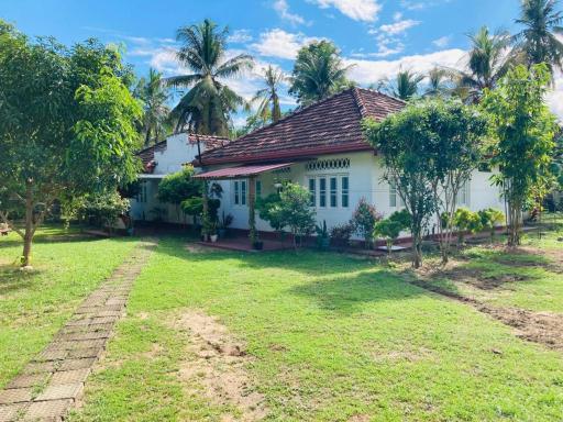 Glorious Villa - Housity