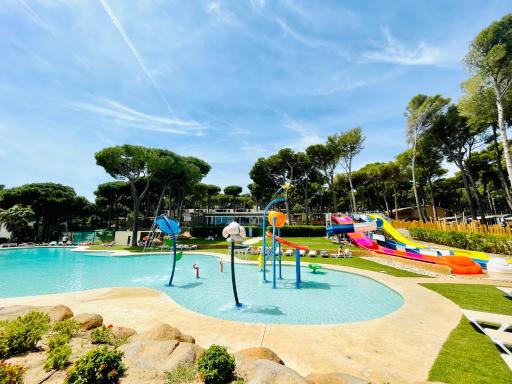 Interpals Eco Resort - Housity