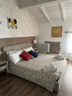 DOMUS TUSCIA APARTMENTS San Faustino guesthouse - Housity