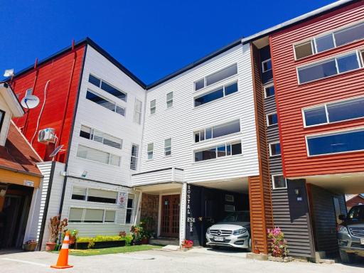 Hostal Esesur - Housity