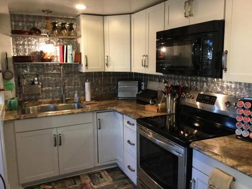 The Charleston Inn Hendersonville NC - Housity
