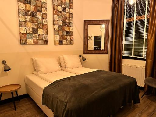 Hotel Buren - Housity